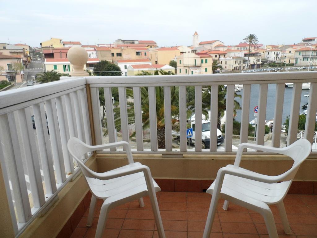 Lina Hotel Stintino Exterior photo